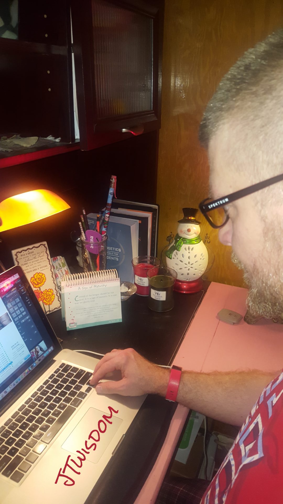 Protect Your Eyes With Spektrum Computer Glasses Bubbling with